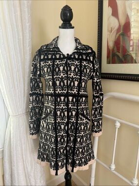 Black and Cream Long-Sleeve Patterned Knit Dress Coat by